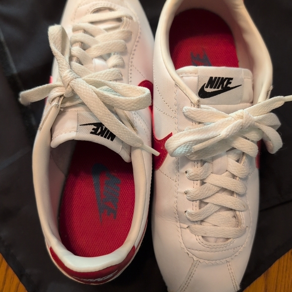 Nike White Leather Sneakers. "Forrest Gump" Style. Size 7 Ladies. - Picture 4 of 5